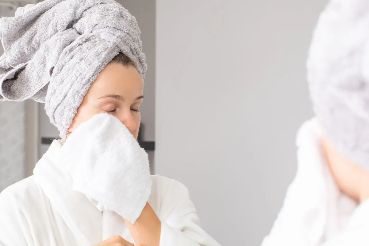 Die versteckte Gefahr im Bad: Warum Handtücher der Haut schaden können