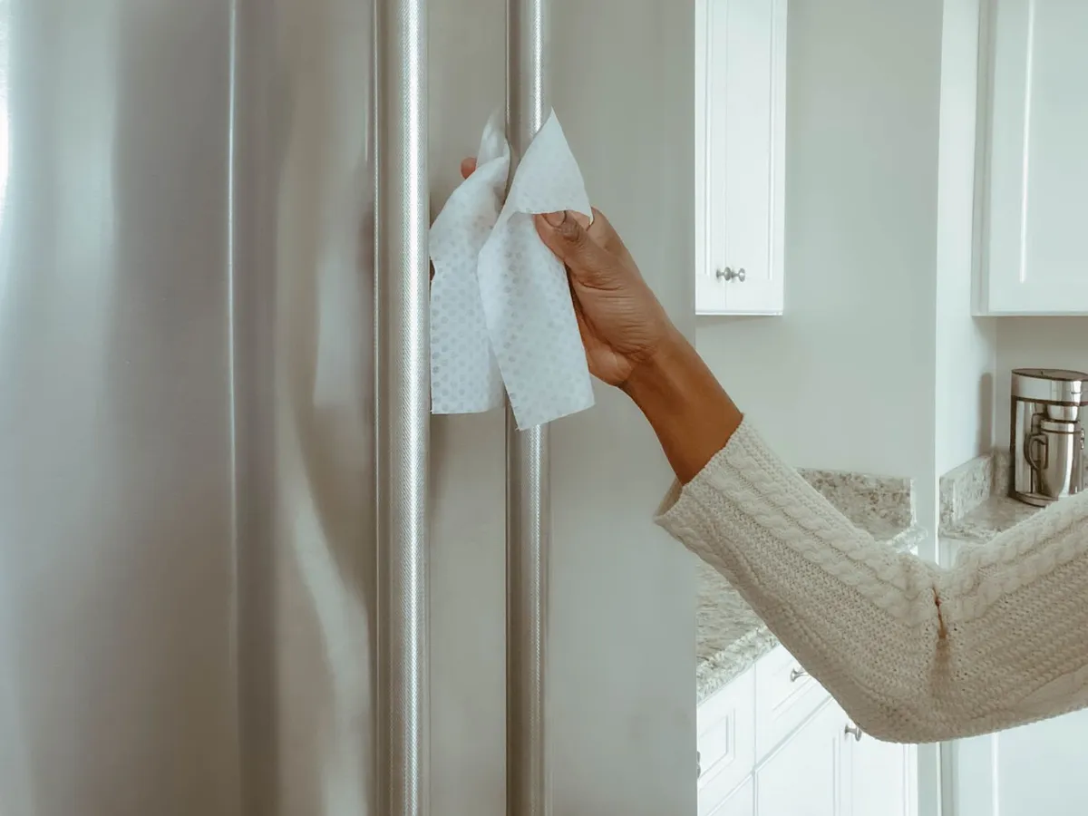 So bekommen Sie Edelstahlgeräte wieder sauber und glänzend