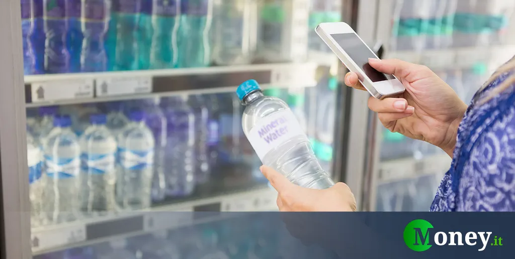 Mikroplastik in Plastikflaschen: die unsichtbare Gefahr